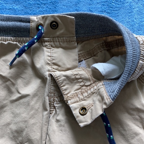 2 pair of Carter’s brand pants. Size 2T - Picture 6 of 11